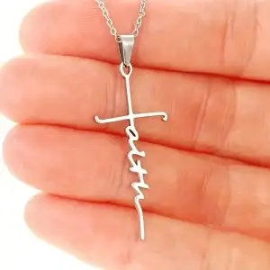 1 cross, same pendant for men and women